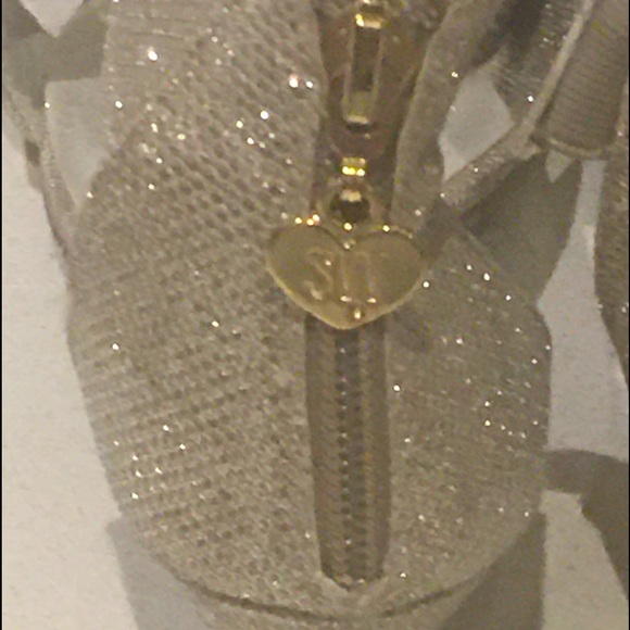 Stuart Weitzman Gold Heels - Picture 5 of 10